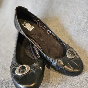 Dr. Scholl's Black Leather Women's Slip-On Flats with Silver Buckle
